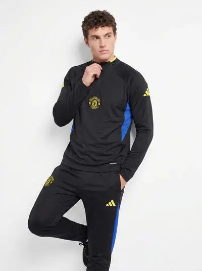 MANCHESTER UNITED 2026 BLACK TRACKSUIT