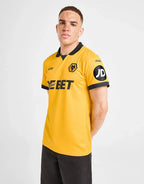 WOLVERHAMPTON WANDERERS FC 2025/26 HOME SHIRT